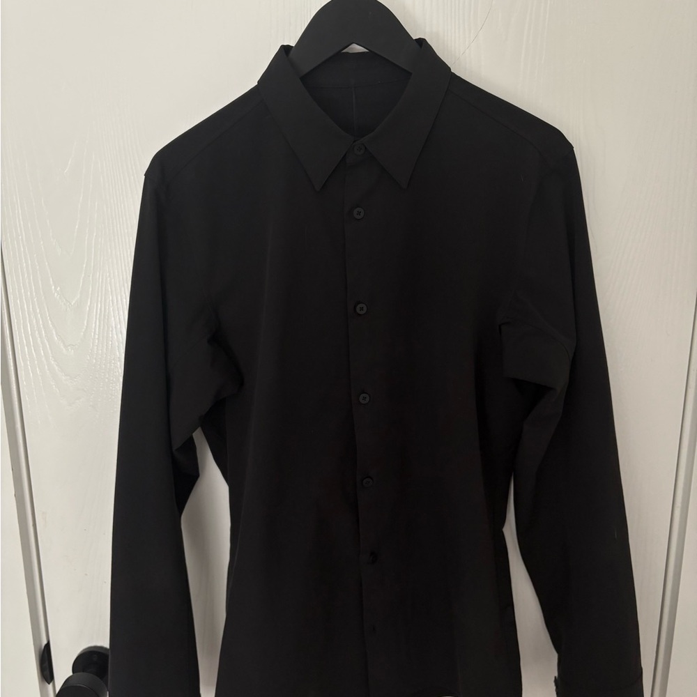 lululemon Men’s New Venture Button Down Long Sleeve Shirt, Slim* Black